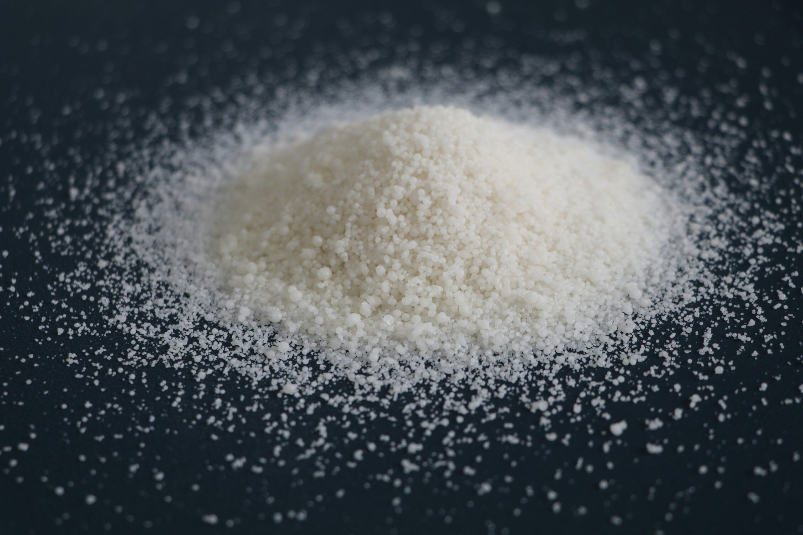Diagram showing the spike-and-crash effect of sugar on blood glucose levels